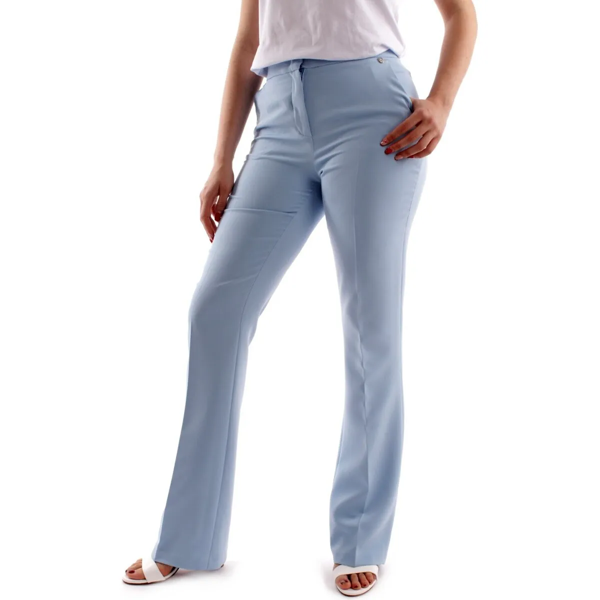 CA3042T2200