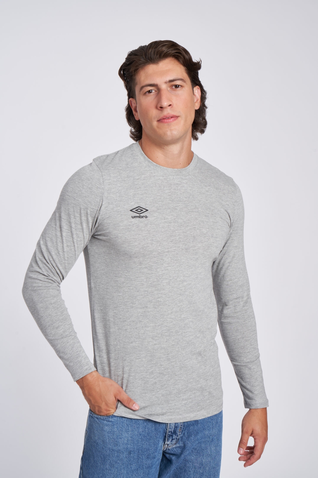 CAMISETA UMBRO FW SMALL LOGO LS TEE GREY