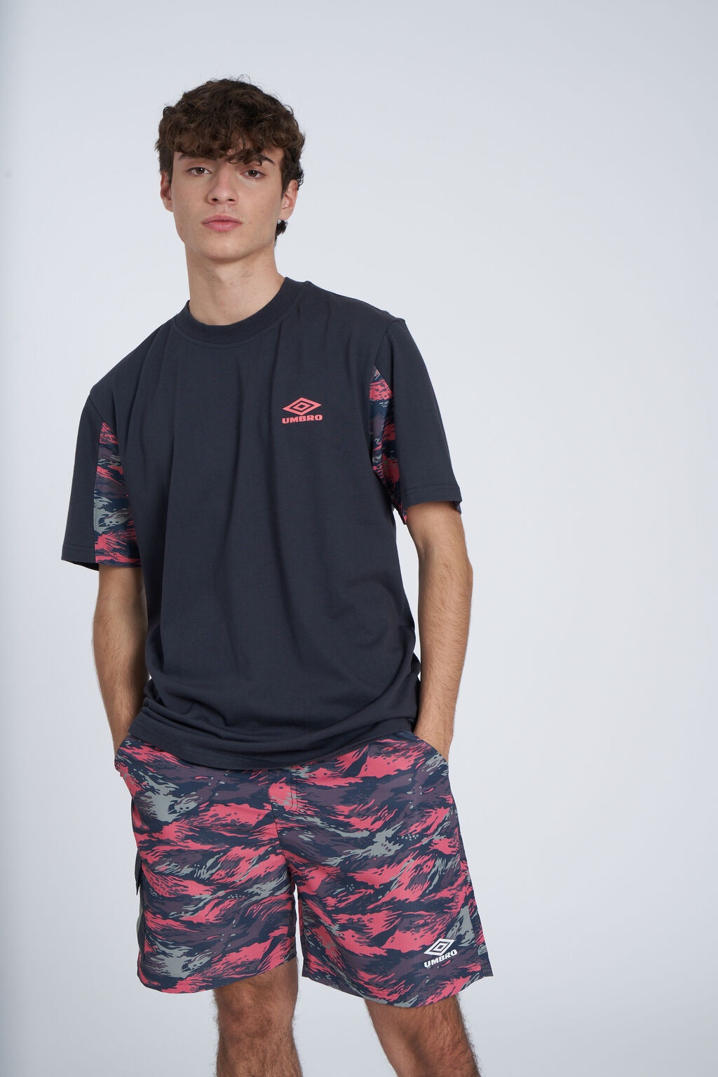 Camiseta Umbro Resort Crew Pink / Black