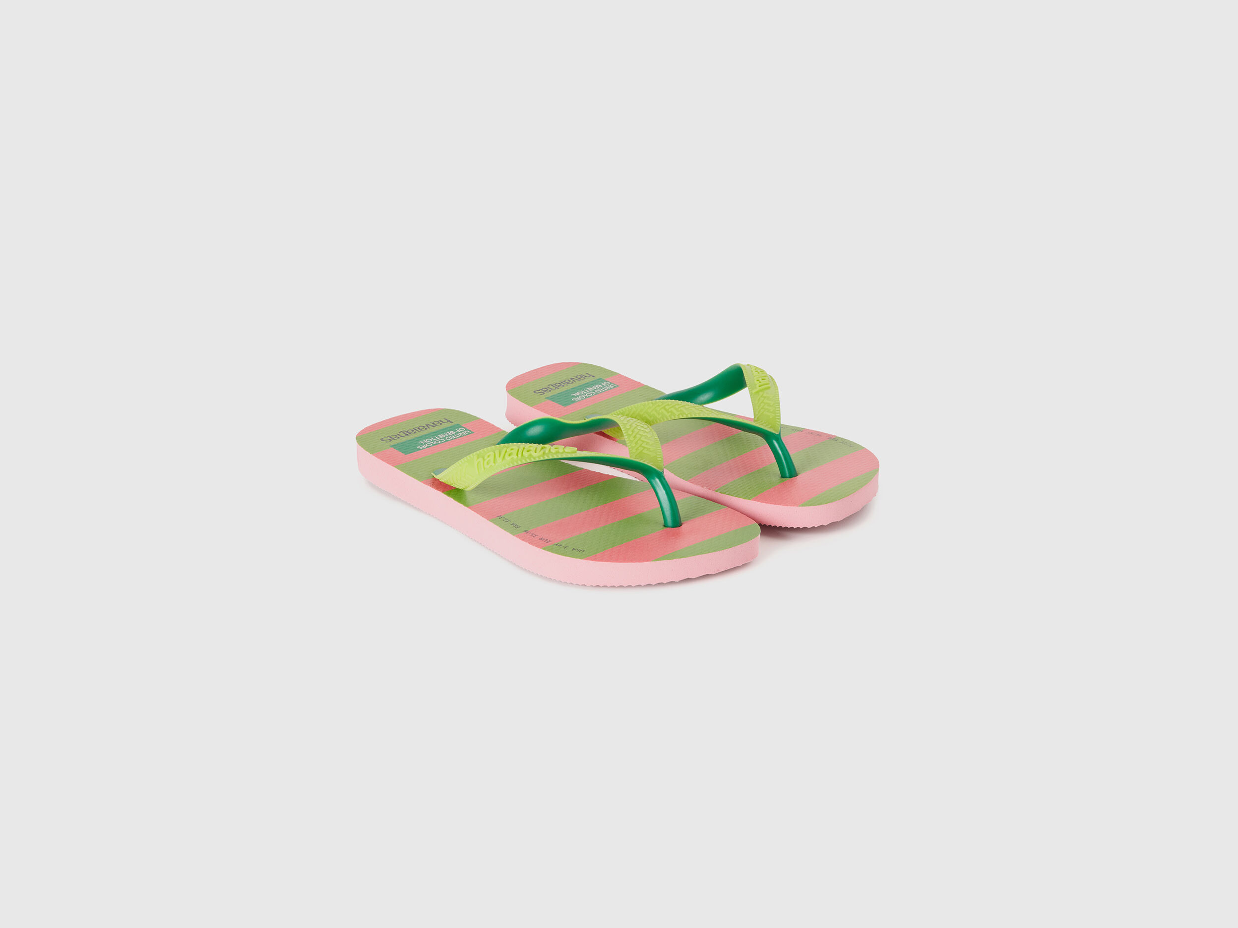 Chanclas Havaianas de rayas rosas y verde claro