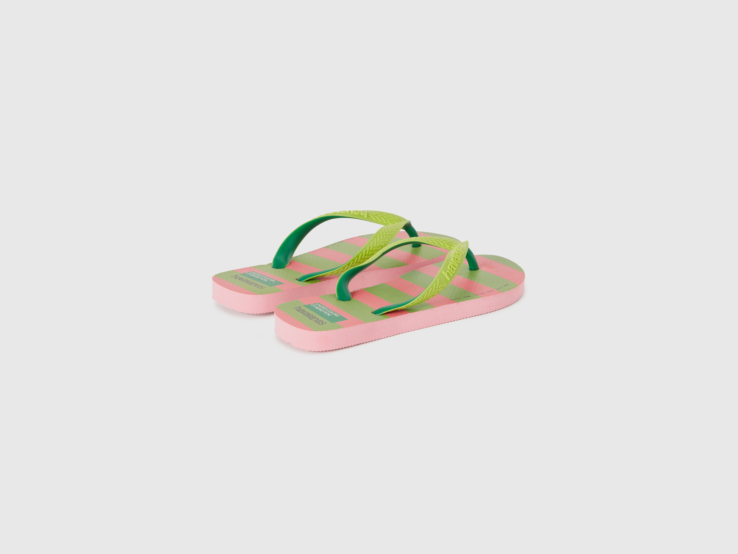 Chanclas Havaianas de rayas rosas y verde claro