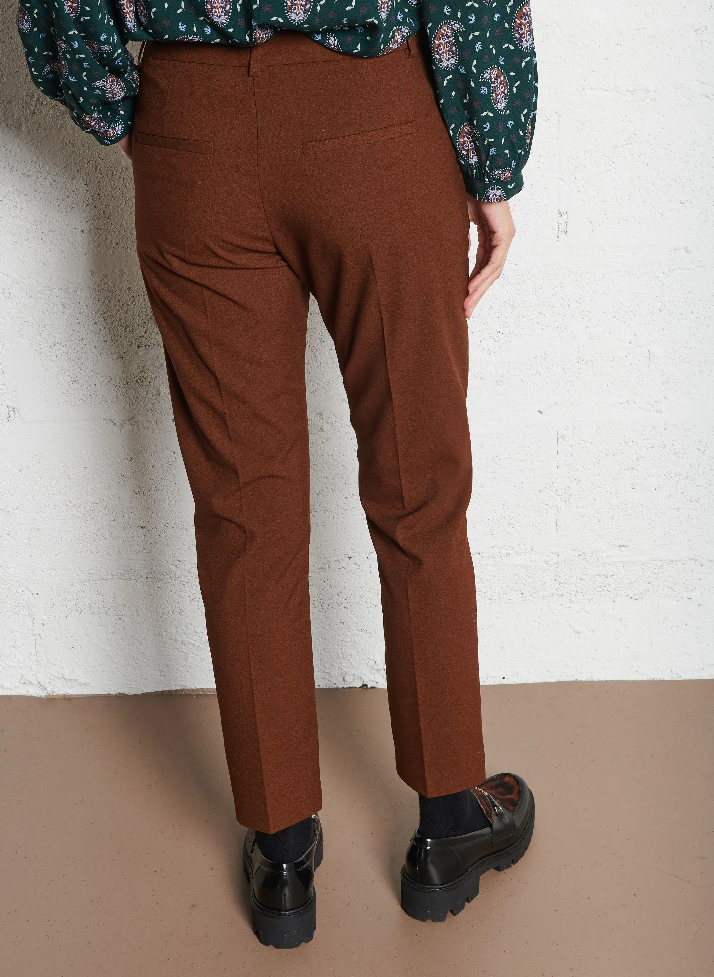 Pantalón de pinzas en marron